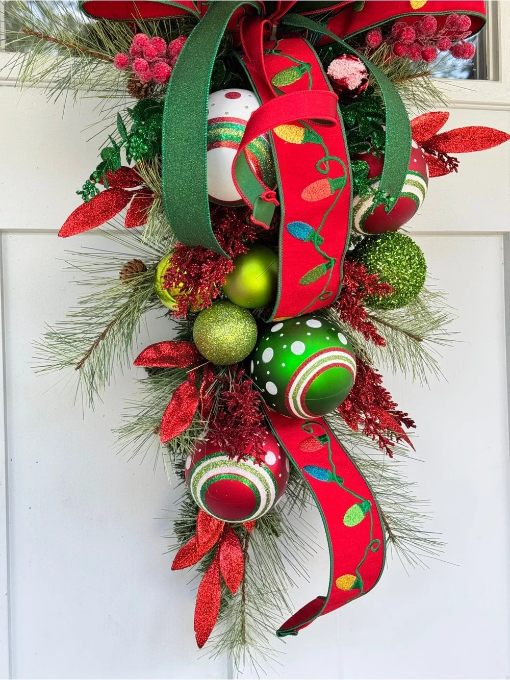 Traditional Red & Green Christmas Teardrop Swag